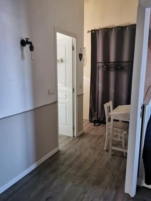 Entre Ventoux Et Luberon, Appartement Dans Maison. Malemort-du-Comtat Екстериор снимка