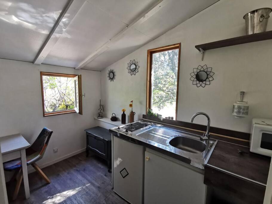 Entre Ventoux Et Luberon, Appartement Dans Maison. Malemort-du-Comtat Екстериор снимка
